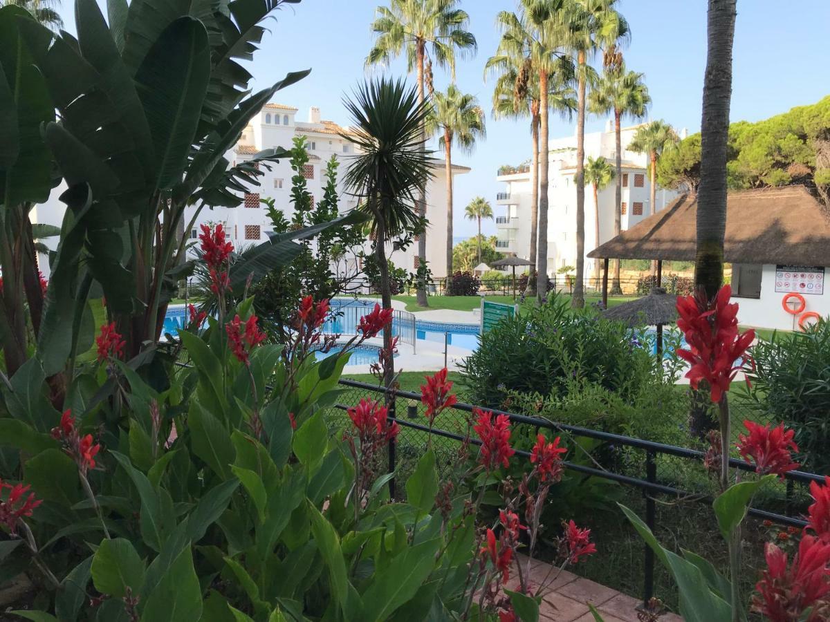 Mi Capricho, Beachfront, Grownfloor, Private Garden & Terrace Sitio de Calahonda Zewnętrze zdjęcie