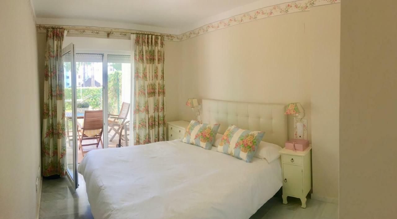 Mi Capricho, Beachfront, Grownfloor, Private Garden & Terrace Sitio de Calahonda Zewnętrze zdjęcie